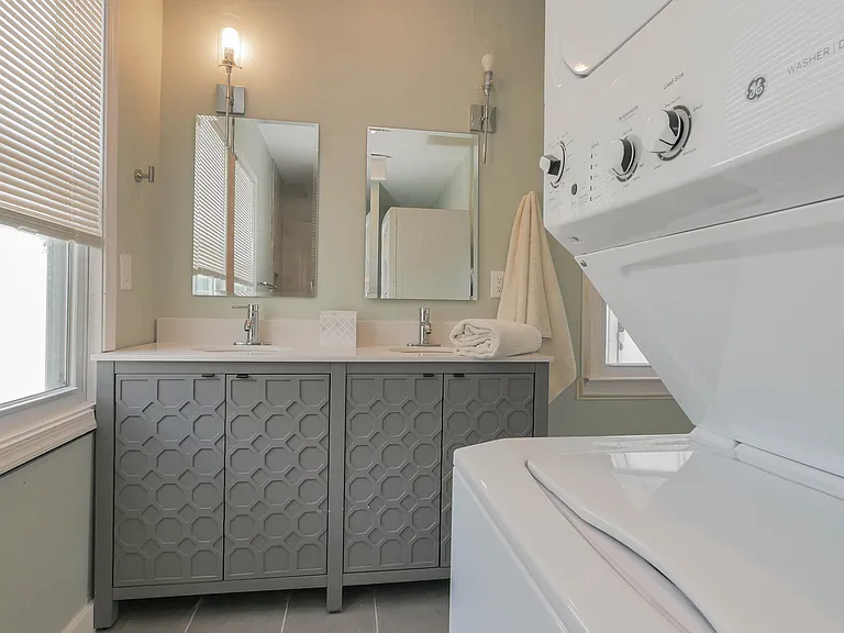 229 N Derby Ave #2 — Photo 35