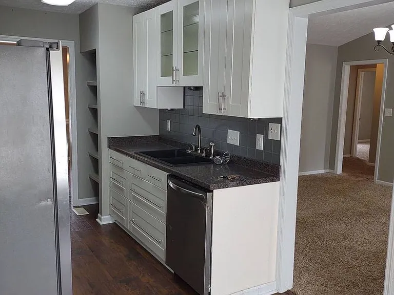 5041 Summer Ridge Rd — Photo 4