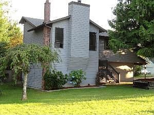 1st image of 955 NW Huckle Dr