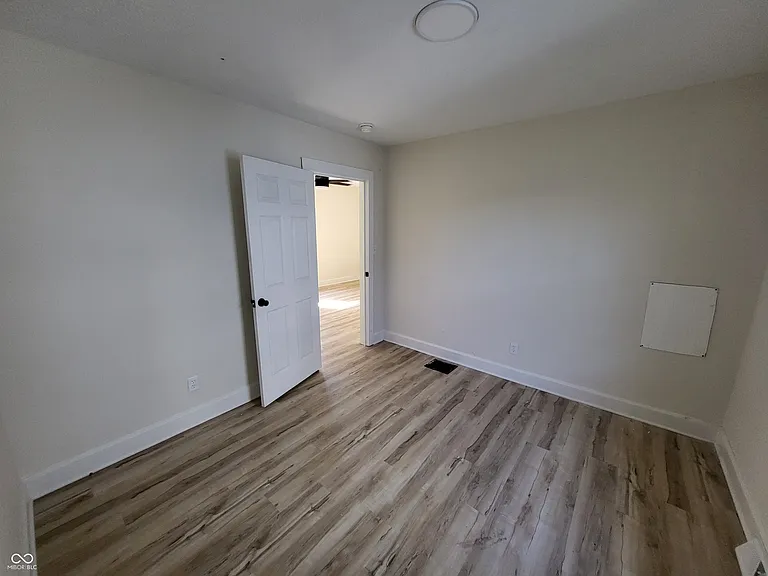 2462 Main St — Photo 7