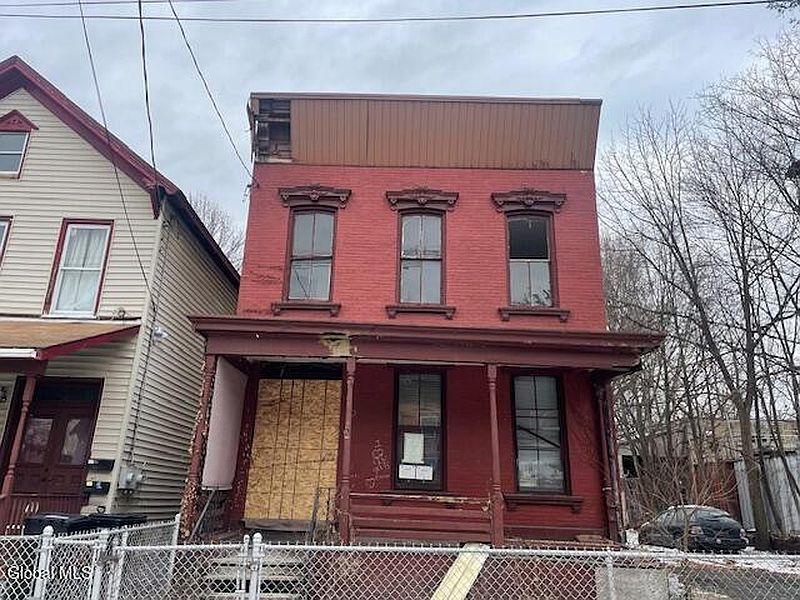2nd image of 23 Glen Avenue