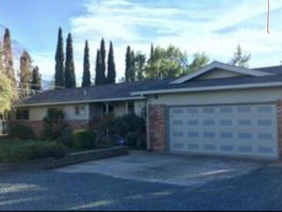 front entry way with attached 2 car garage.