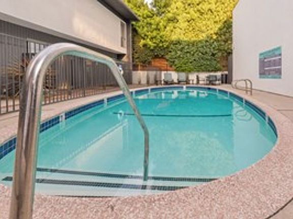 3rd image of 11853 Kling St APT 13