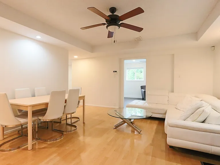 660 Kenwood Rd — Photo 30