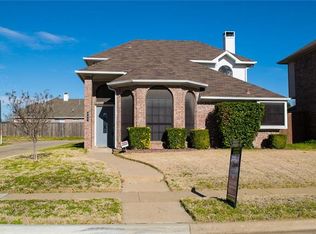 809 Burr Oak Dr, Lewisville, TX 75067