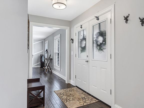 4th image of 12568 Royal Manor Dr