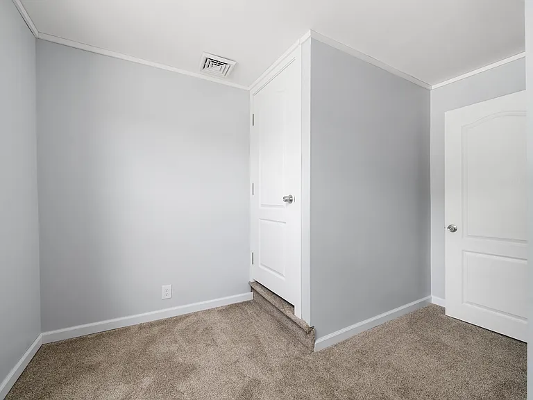 121 Cooper St — Photo 15