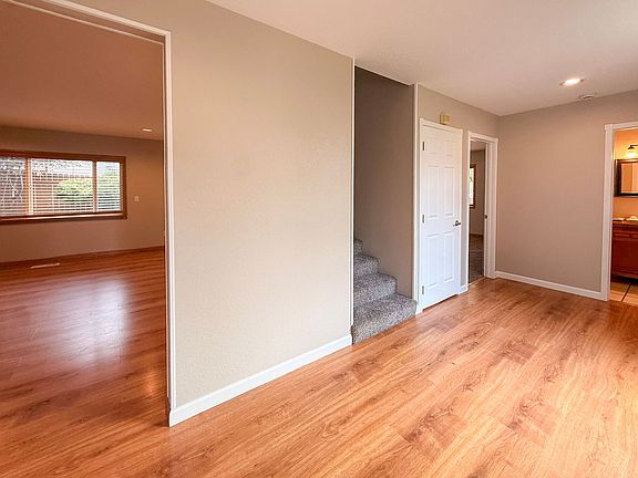 4th image of 403 McKinley St SE
