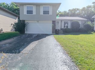 19825 S Farmington Ln, Frankfort, IL 60423