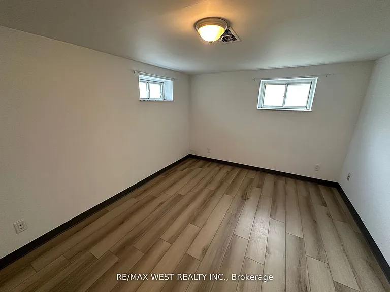 999 Caledonia Rd #BASEMENT — Photo 7
