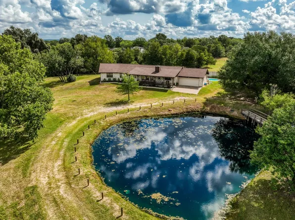 515 East St #543, West Pt, TX 78963