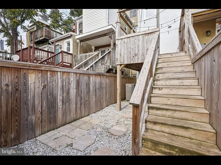 1640 S Charles St — Photo 52