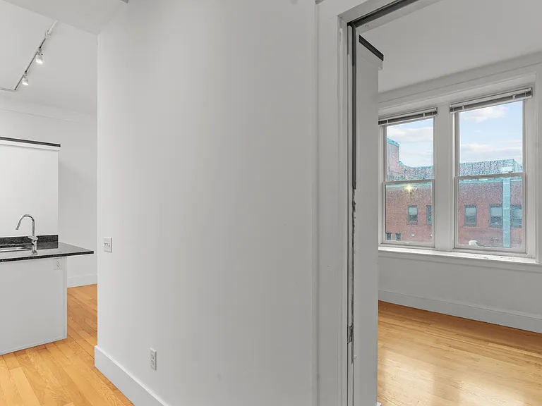 133 Mathewson St #302 — Photo 22