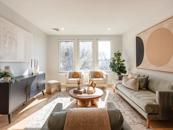 71 Bow St #404, Somerville, MA 02143