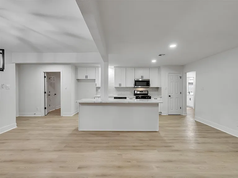 6026 Diamond Ct — Photo 7