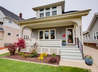 2160 N 61st St, Wauwatosa, WI 53213
