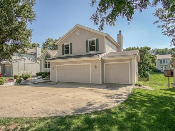 6411 N Fisk Ct, Kansas City, MO 64151