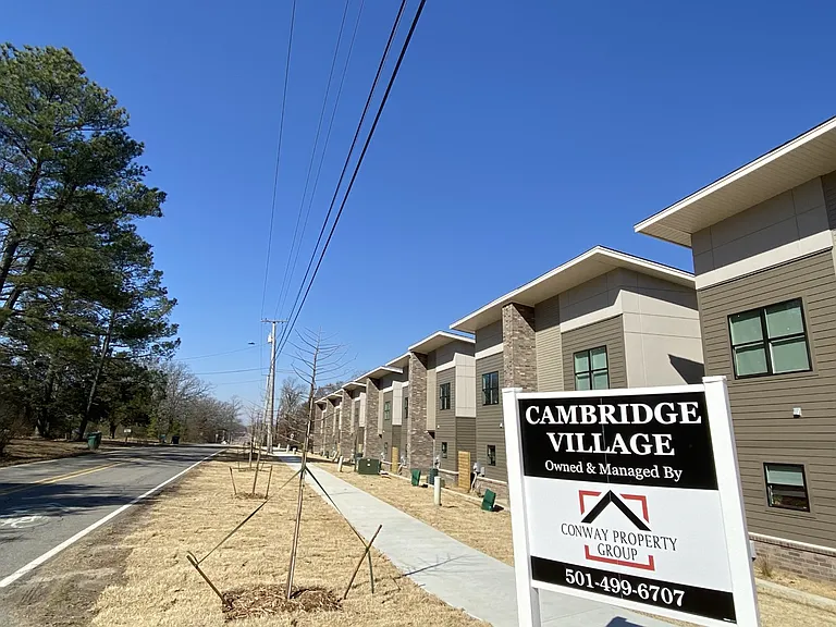 1940 Cambridge Village Dr — Photo 1