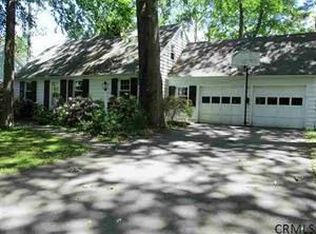 12 Woodridge Rd, Delmar, NY 12054