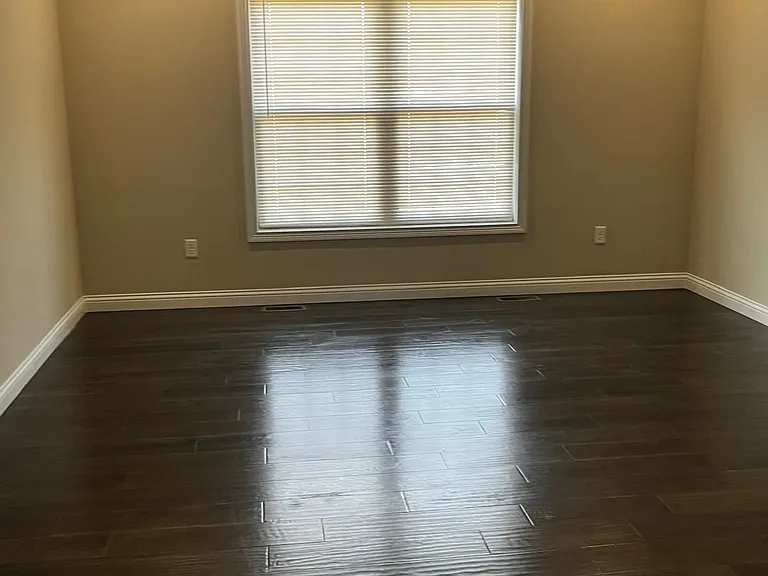 300 Turner Ct — Photo 27