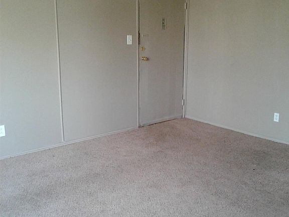 4th image of 2860 Harrison Ave APT 6