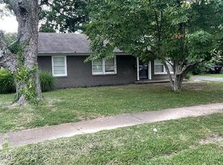 3015 Boaires Ln, Louisville, KY 40220