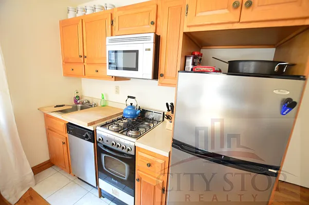 Rented by City Stop Realty | media 5