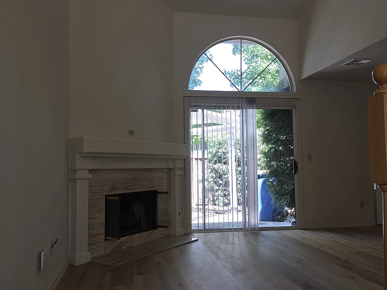 2121 Cuesta Dr — Photo 3