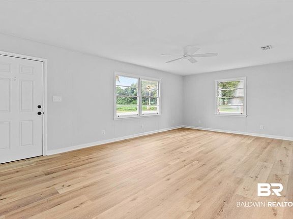 5th image of 18024 Nebraska St