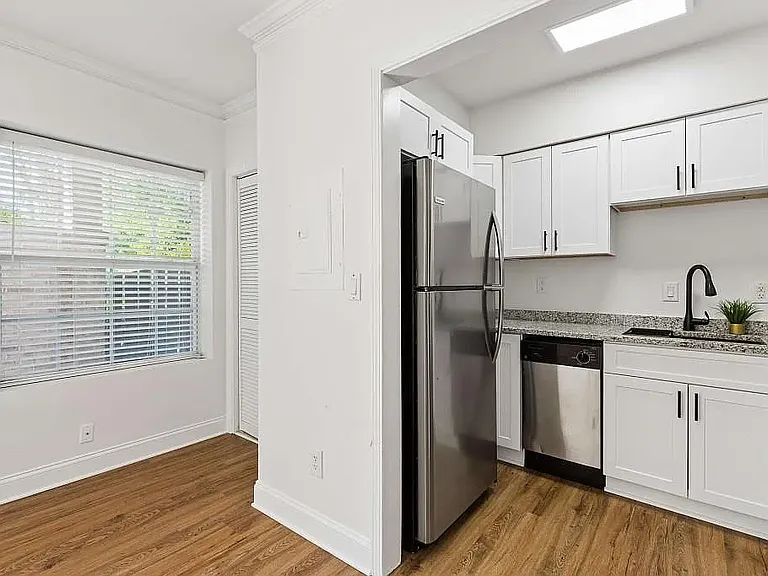 6980 Roswell Rd #C13 — Photo 9