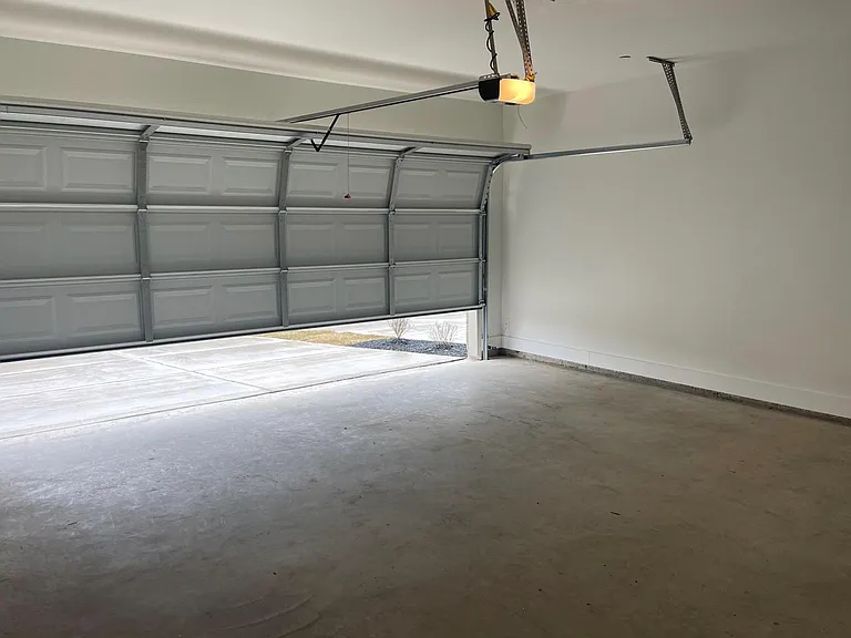 605 Cloverleaf Dr — Photo 18