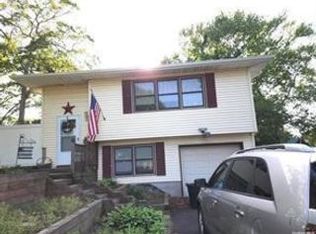 44 Rosewood Rd, Rocky Point, NY 11778