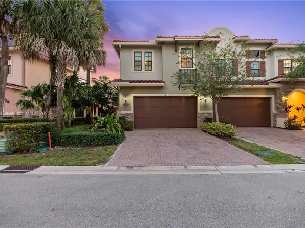 121 SW 127th Ter, Plantation, FL 33325