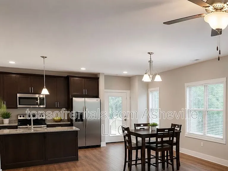 14 Cedar St — Photo 6