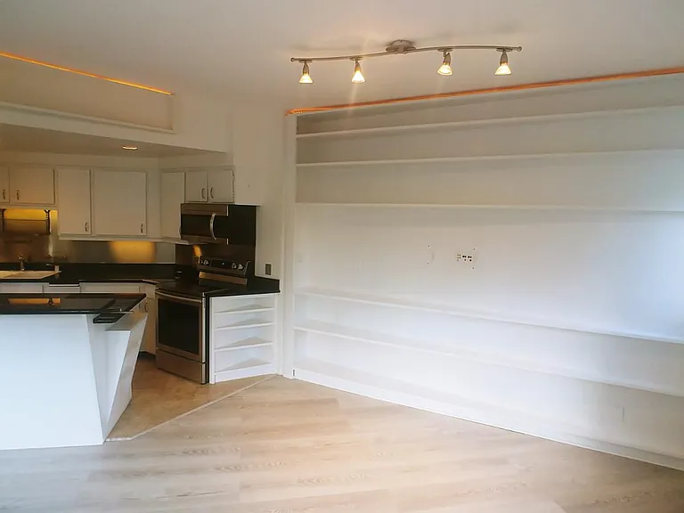 2700 4th Ave #406 — Photo 8