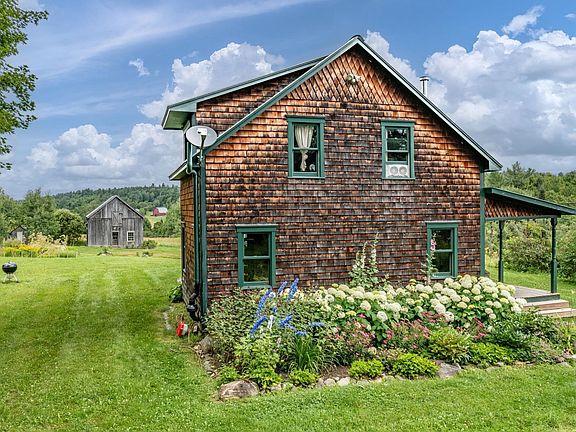 5th image of 1076 Brown Hill Road