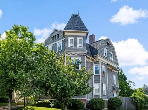 5 Hillside Ave, Providence, RI 02906