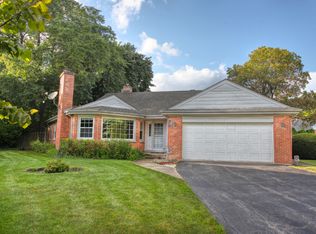 2914 Crabtree Ln, Wilmette, IL 60091