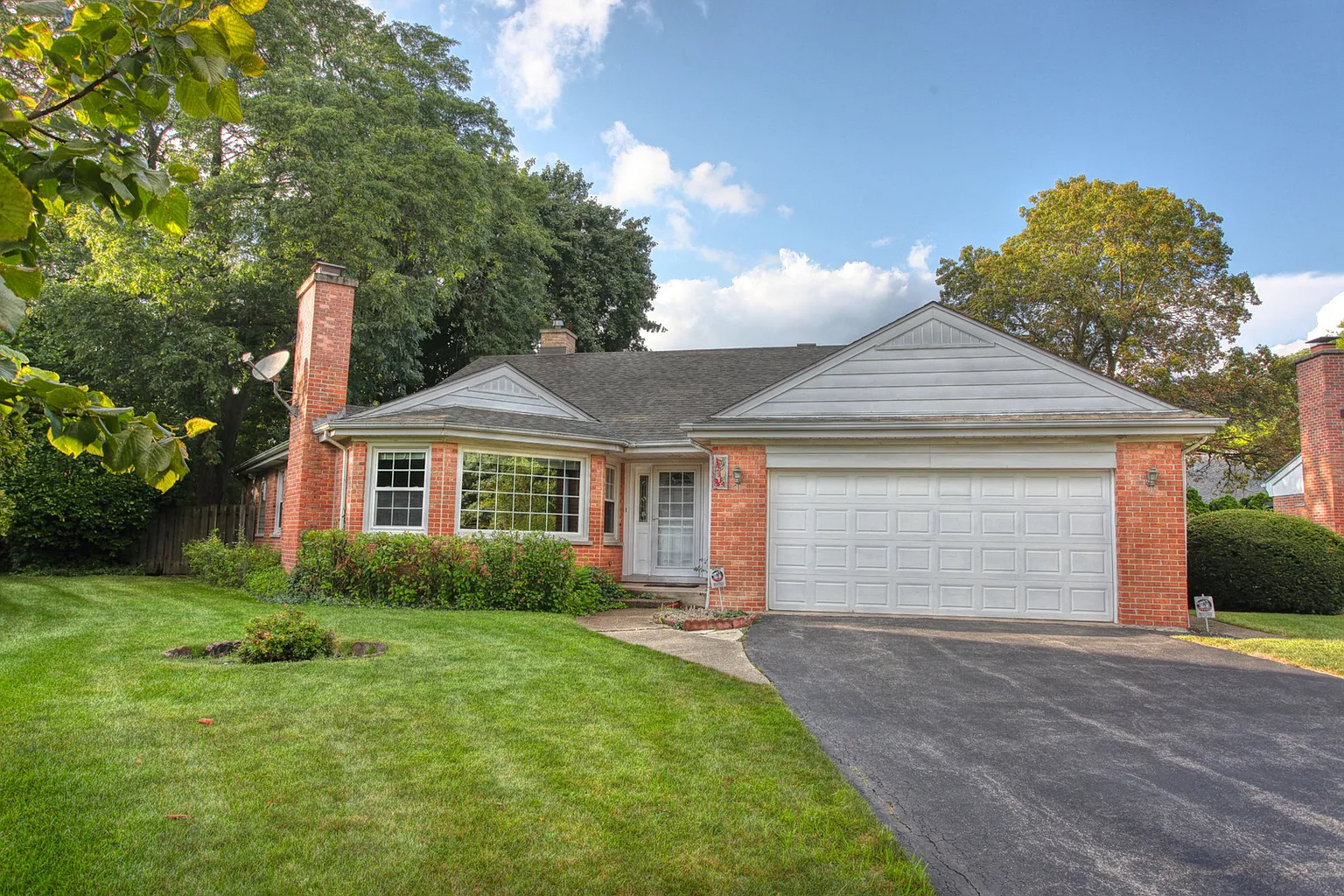 2914 Crabtree Ln photo 1