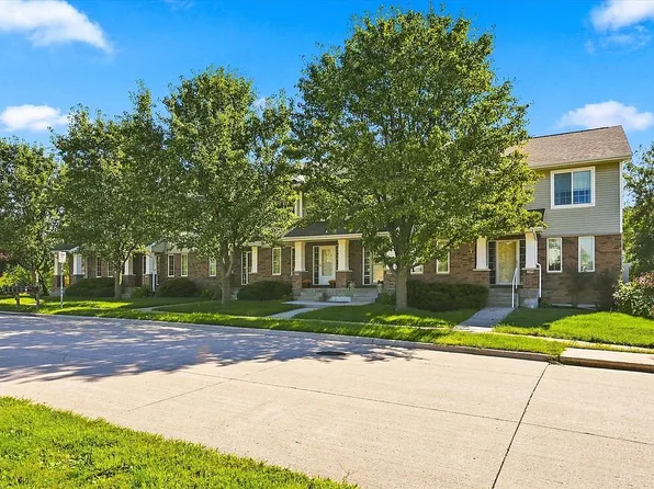 228 Broadmoor Ln, Iowa City, IA 52245