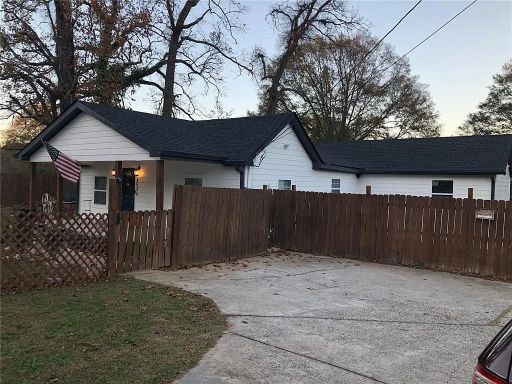 4534 Salem Rd photo 1