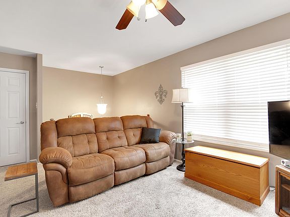 4th image of 5327 Nagel Ave