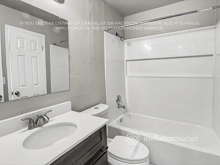 5752 S Perth Pl — Photo 18