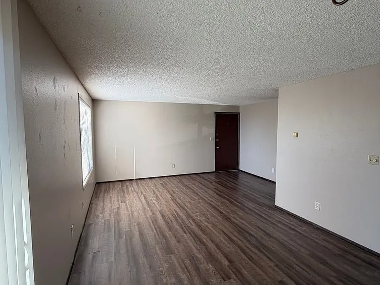 1847 Dawn Ct — Photo 6
