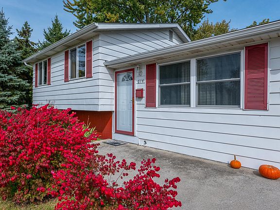 4th image of 614 Oak Brook Pl