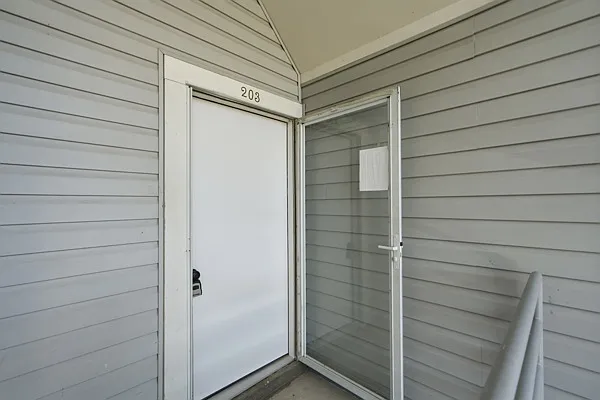 470 S Main St #203 — Photo 23