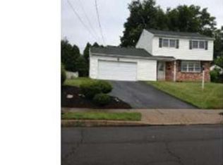 542 Spencer Ln, Warminster, PA 18974