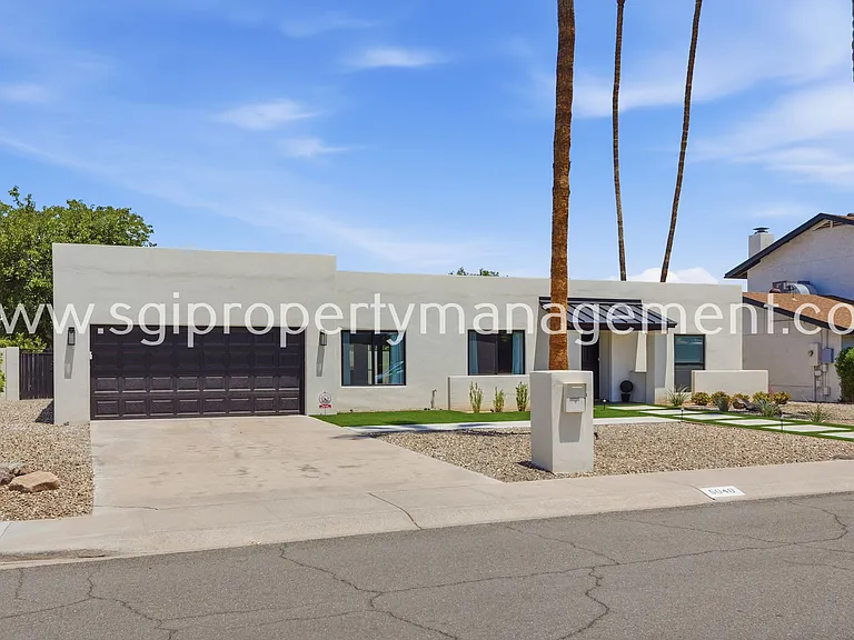 5040 E Columbine Dr — Photo 3