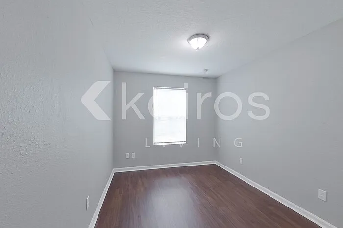 1319 Mull St — Photo 14