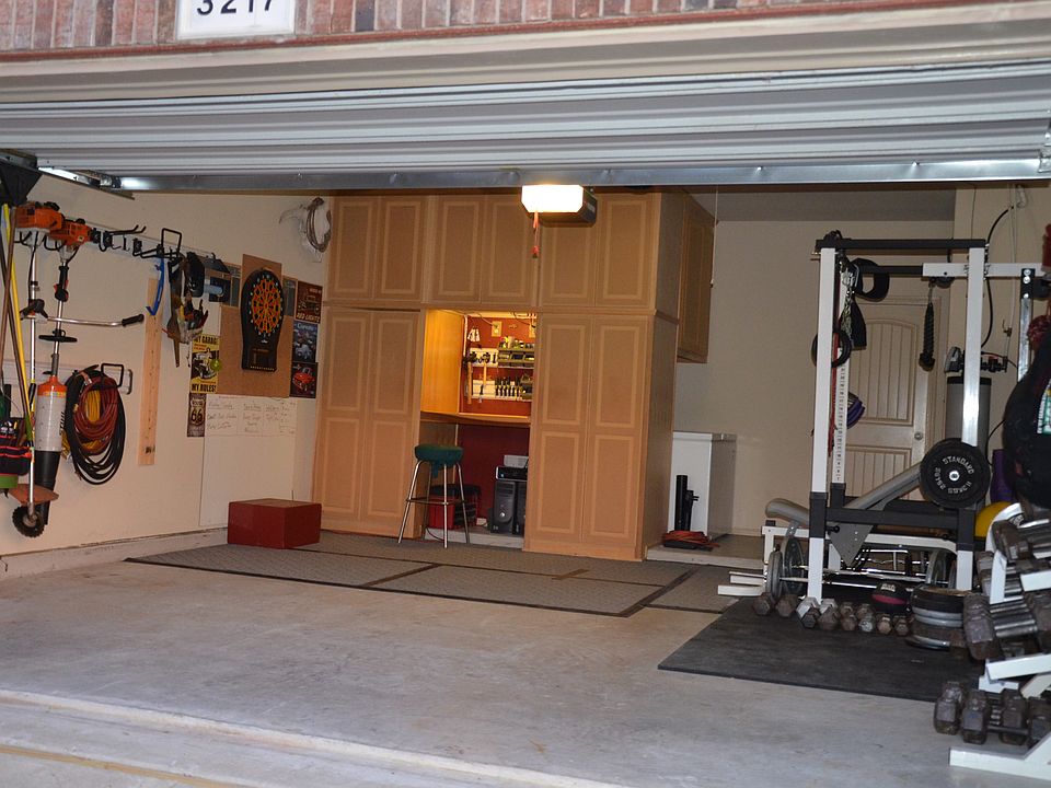 1st image of 3217 Buckthorn Ln